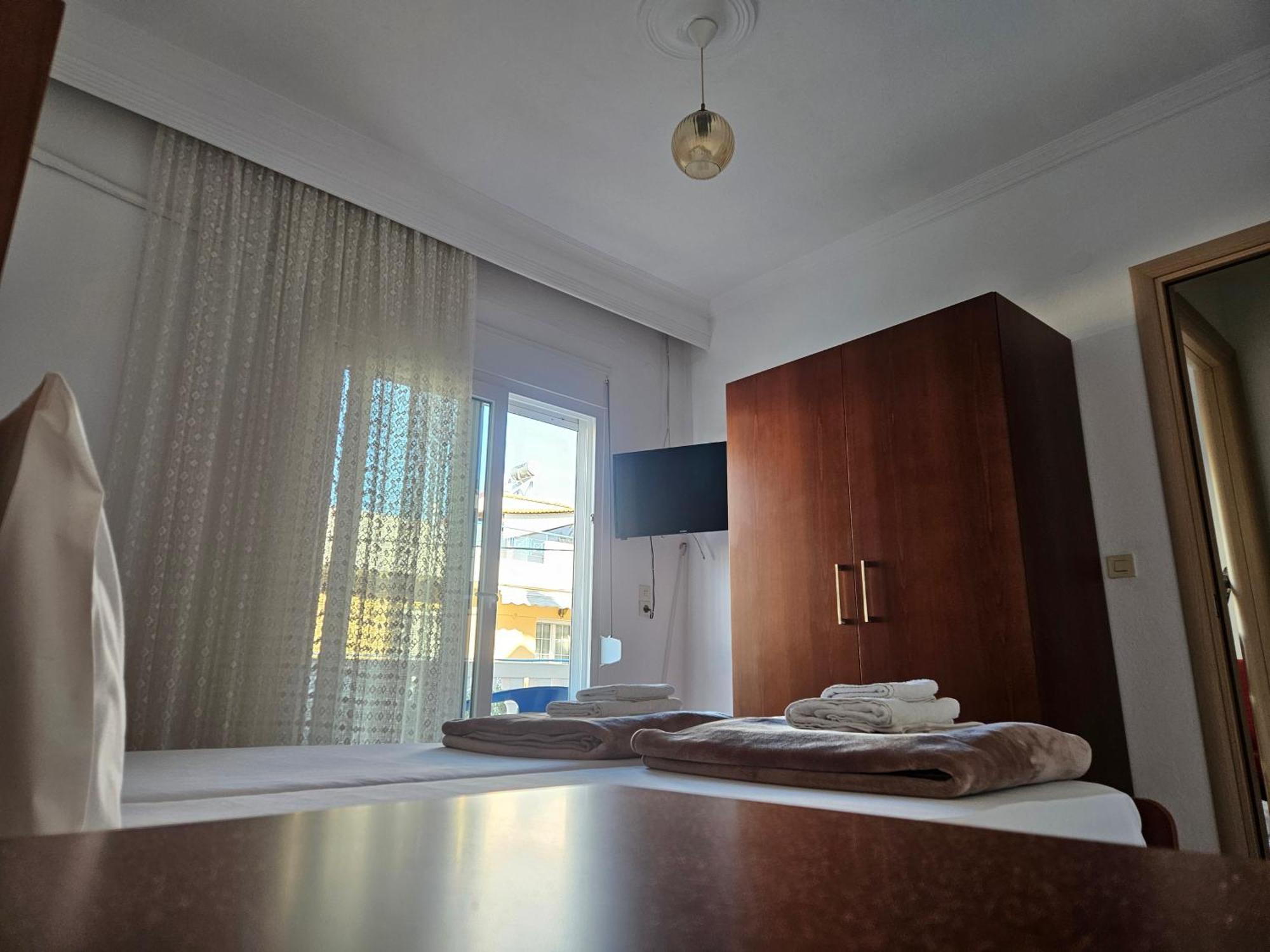 Leonidas Apartments Неа-Перамос Екстер'єр фото