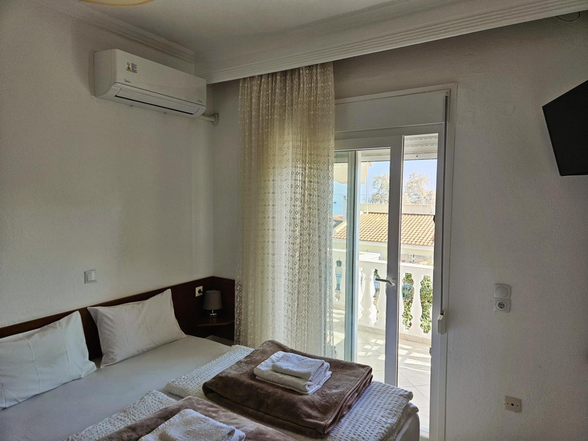 Leonidas Apartments Неа-Перамос Екстер'єр фото