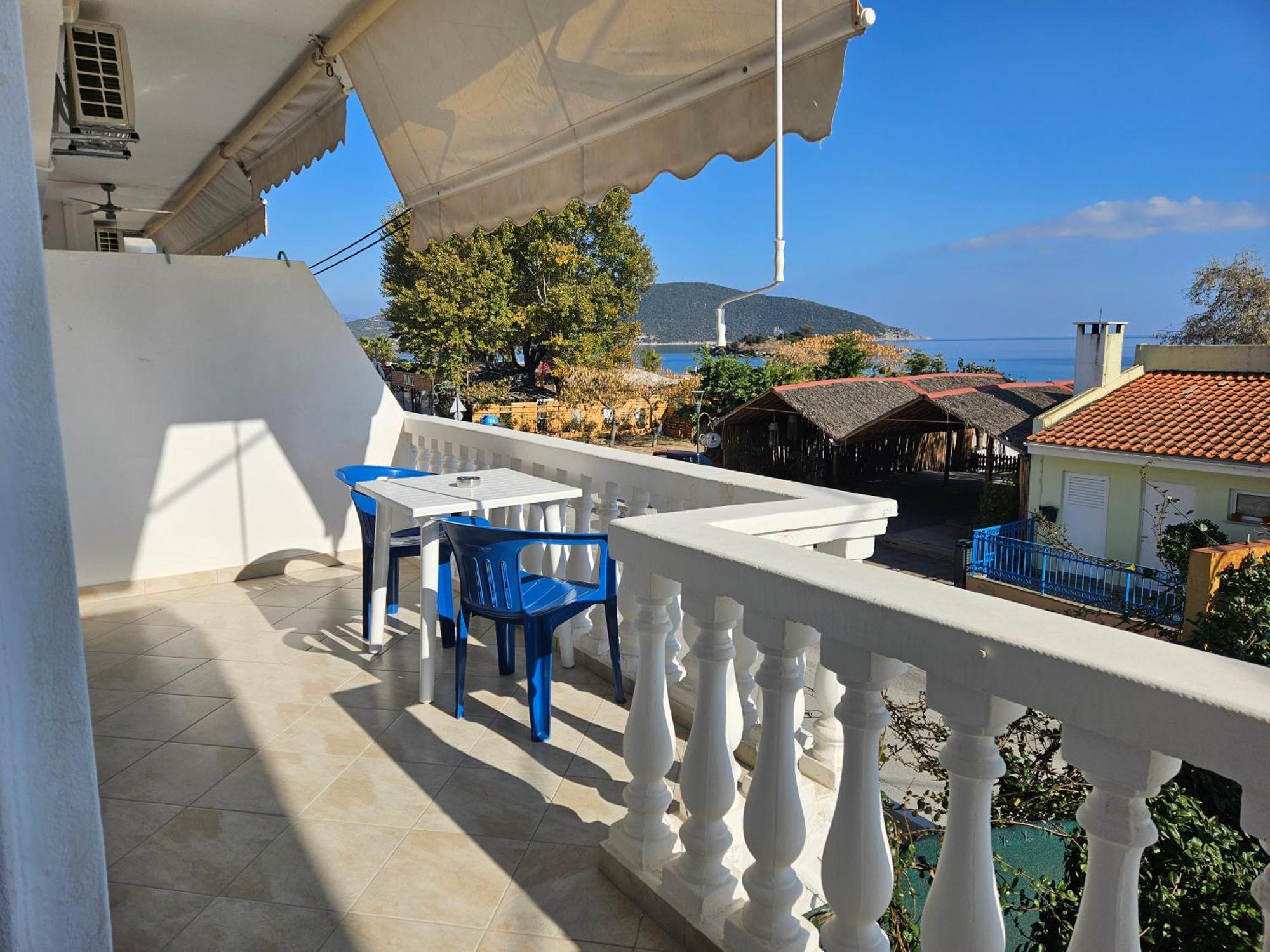 Leonidas Apartments Неа-Перамос Екстер'єр фото